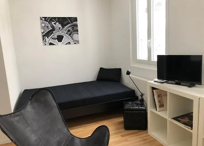 La Maison Des Copains 布洛奈