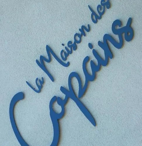 Alojamento de Acomodação e Pequeno-almoço La Maison Des Copains 3*