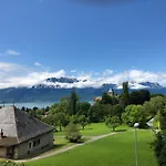 La Maison Des Copains Bed & Breakfast 3*