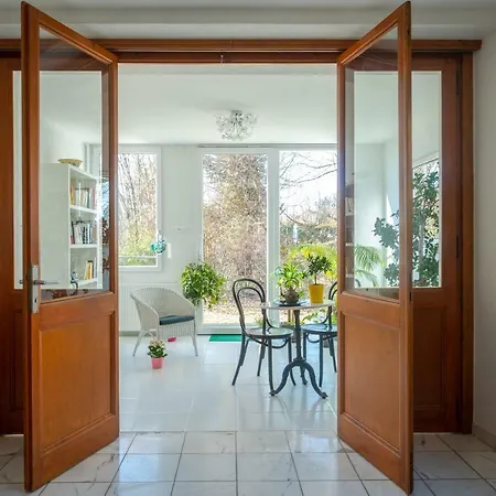 La Maison Des Copains